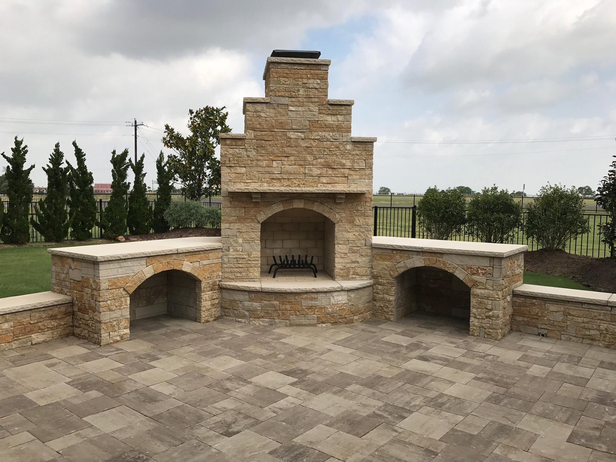 Texas Select Fencing - outdoor-fireplaces