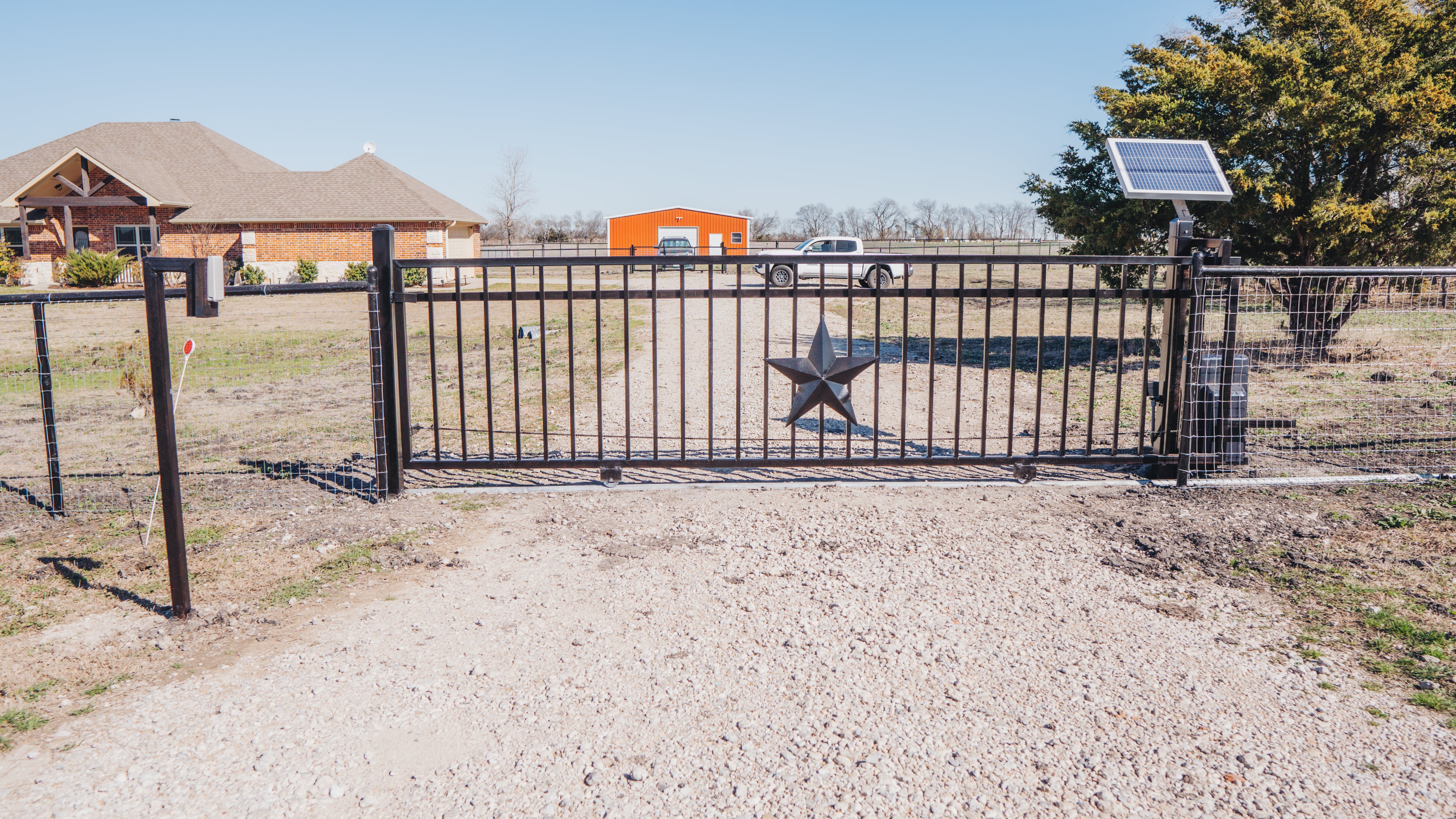 Pipe Fence Installation In Farmersville, Texas