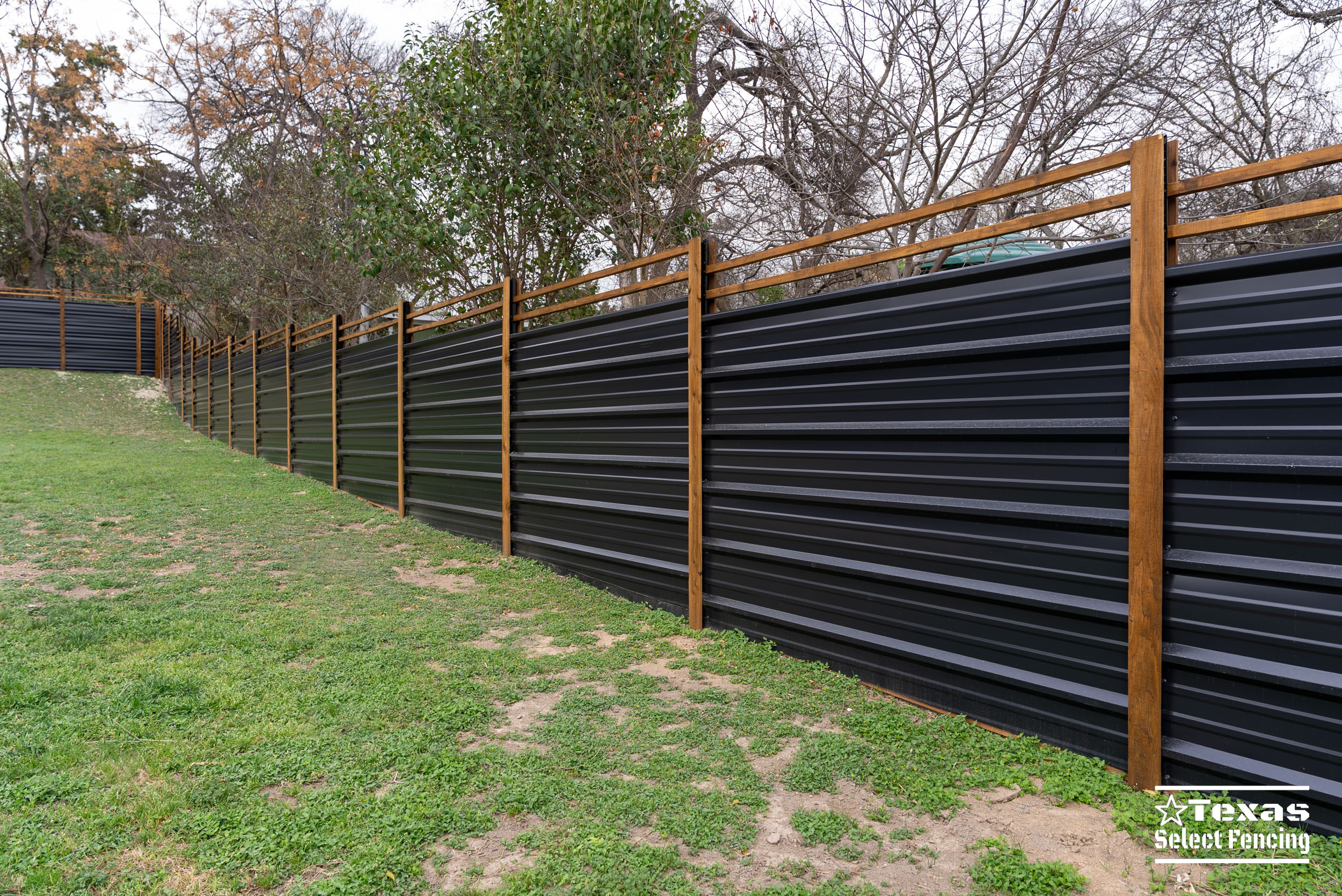 6' Custom R-Panel & Cedar Fence – Dallas, TX