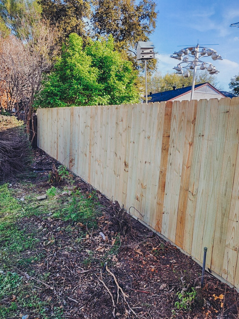 Pine Fence Installation In Grand Prairie, Texas