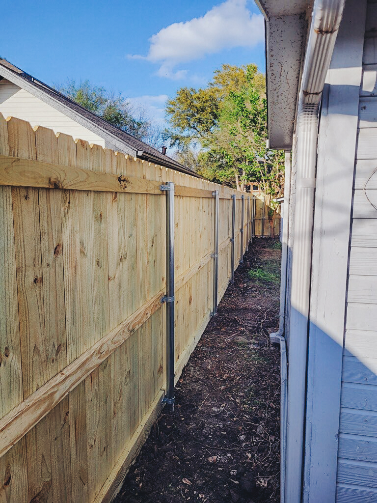 Pine Fence Installation In Grand Prairie, Texas