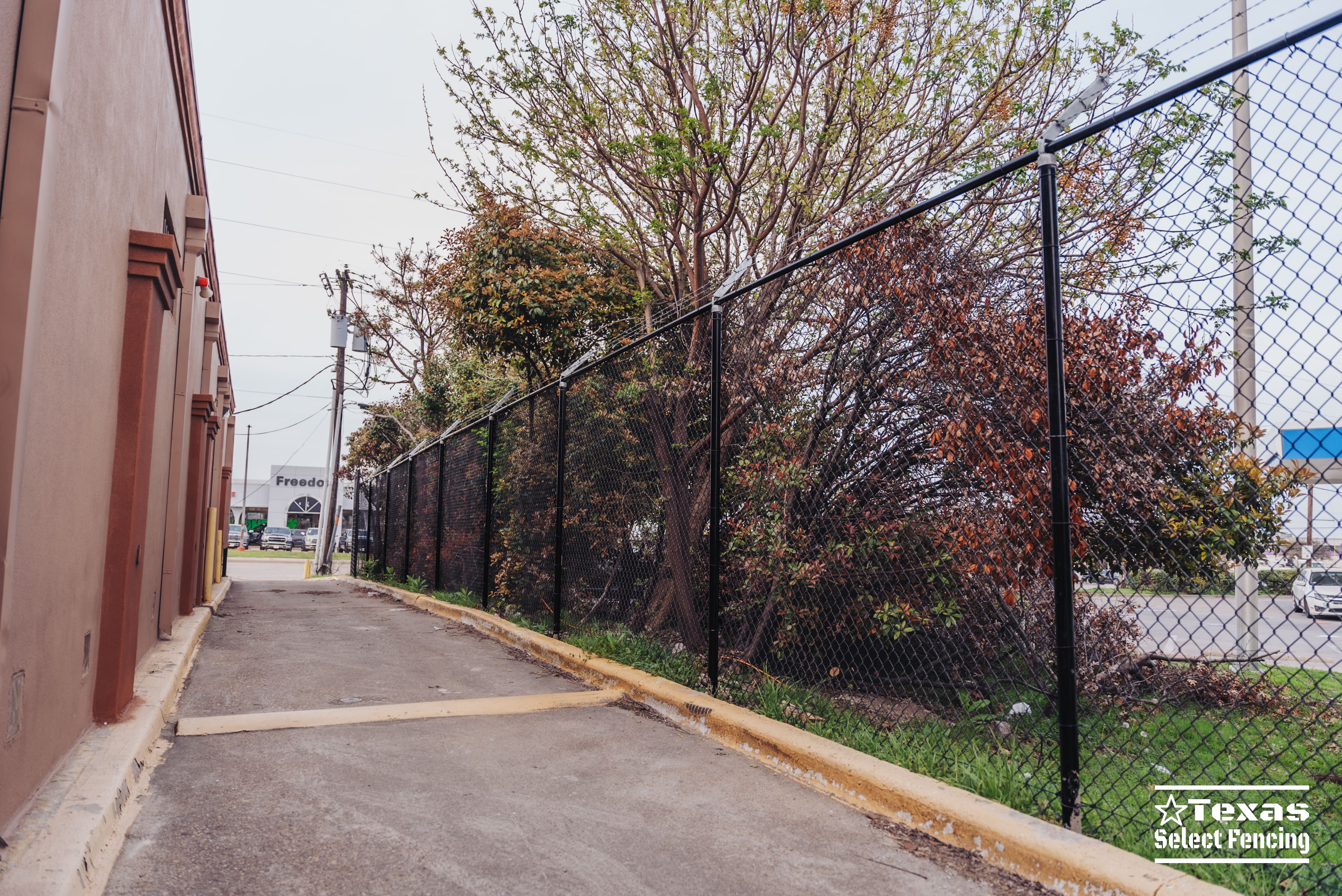 8' Security Chain Link Fence Installation in Duncanville, Texas