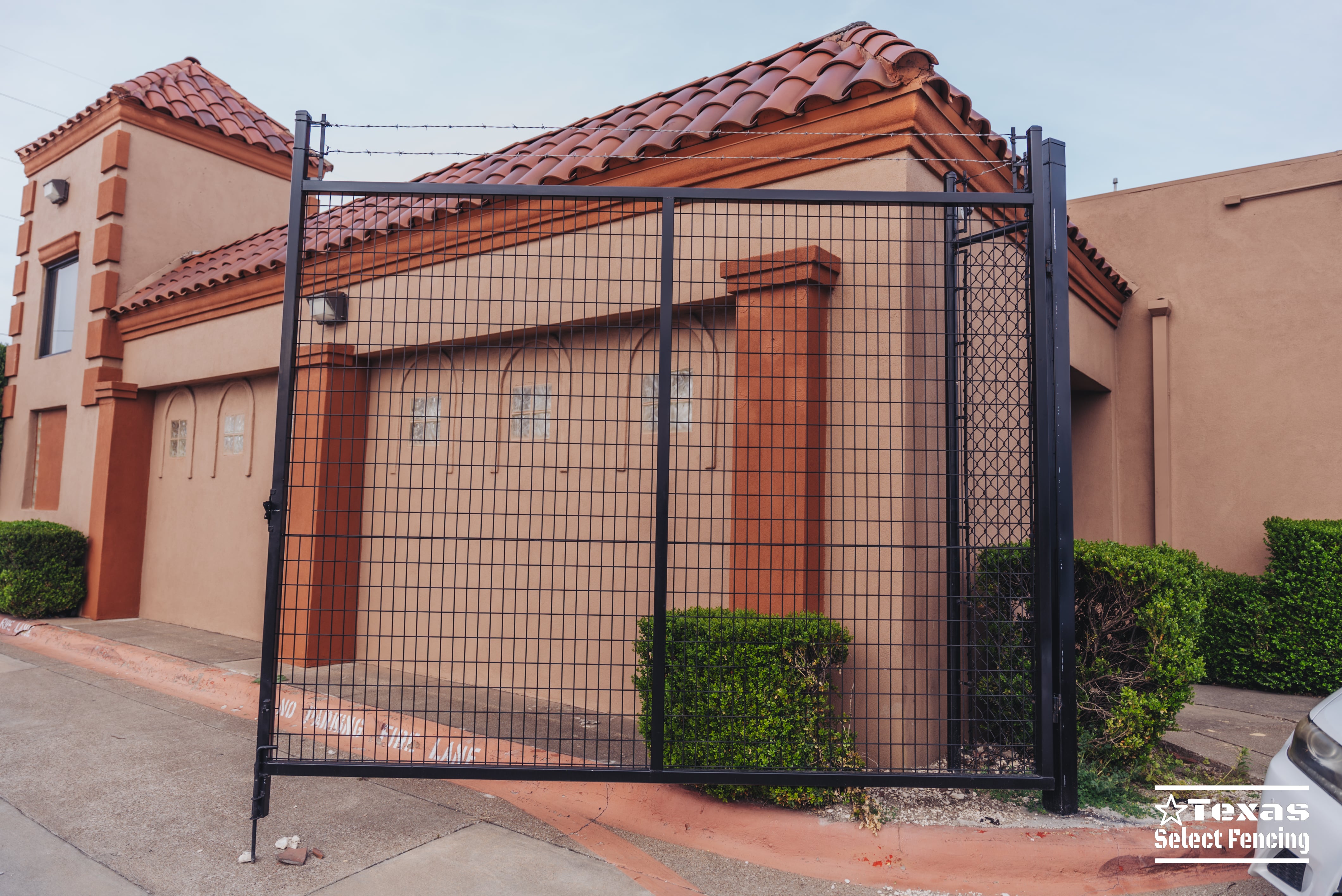 8' Security Chain Link Fence Installation in Duncanville, Texas