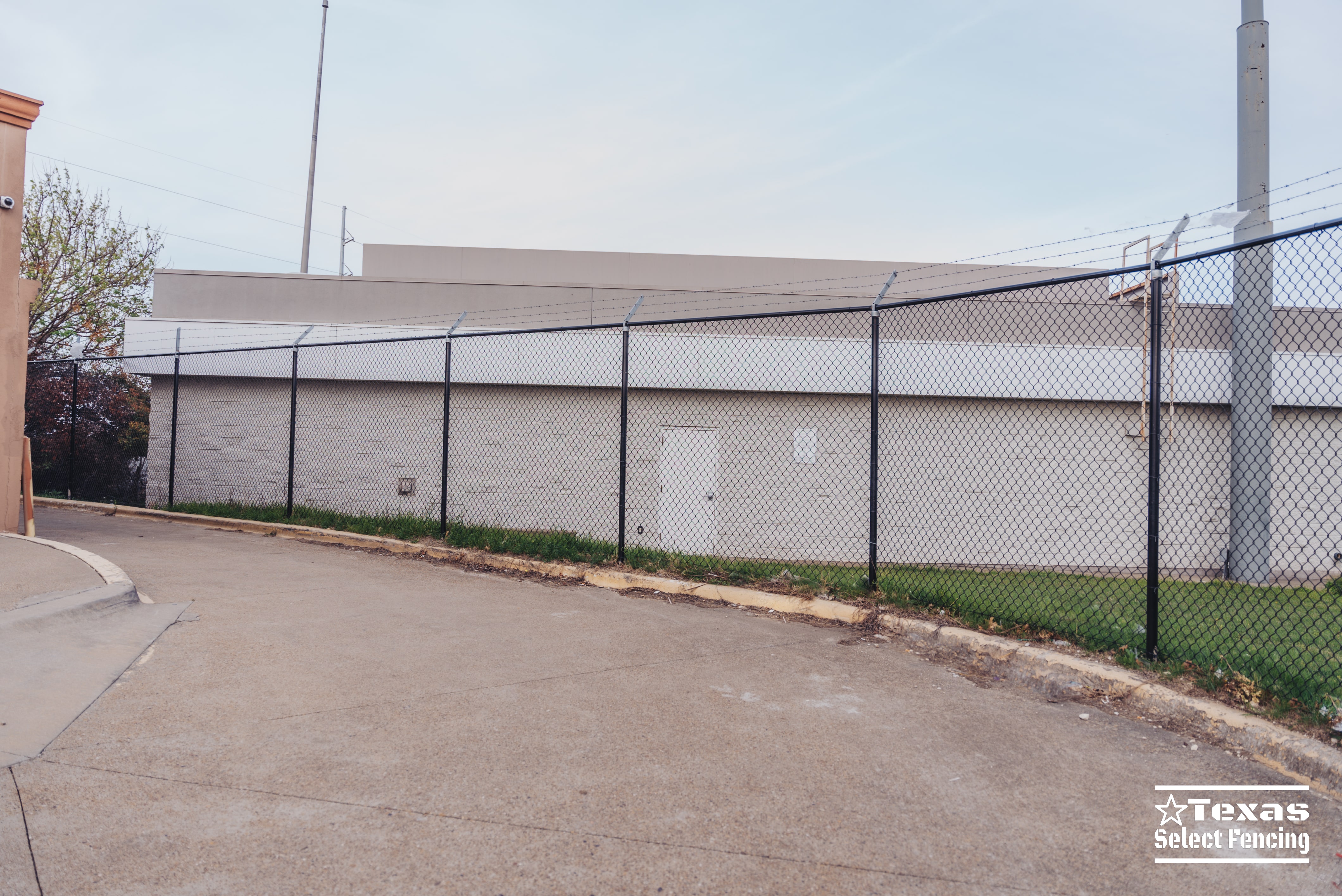 8' Security Chain Link Fence Installation in Duncanville, Texas