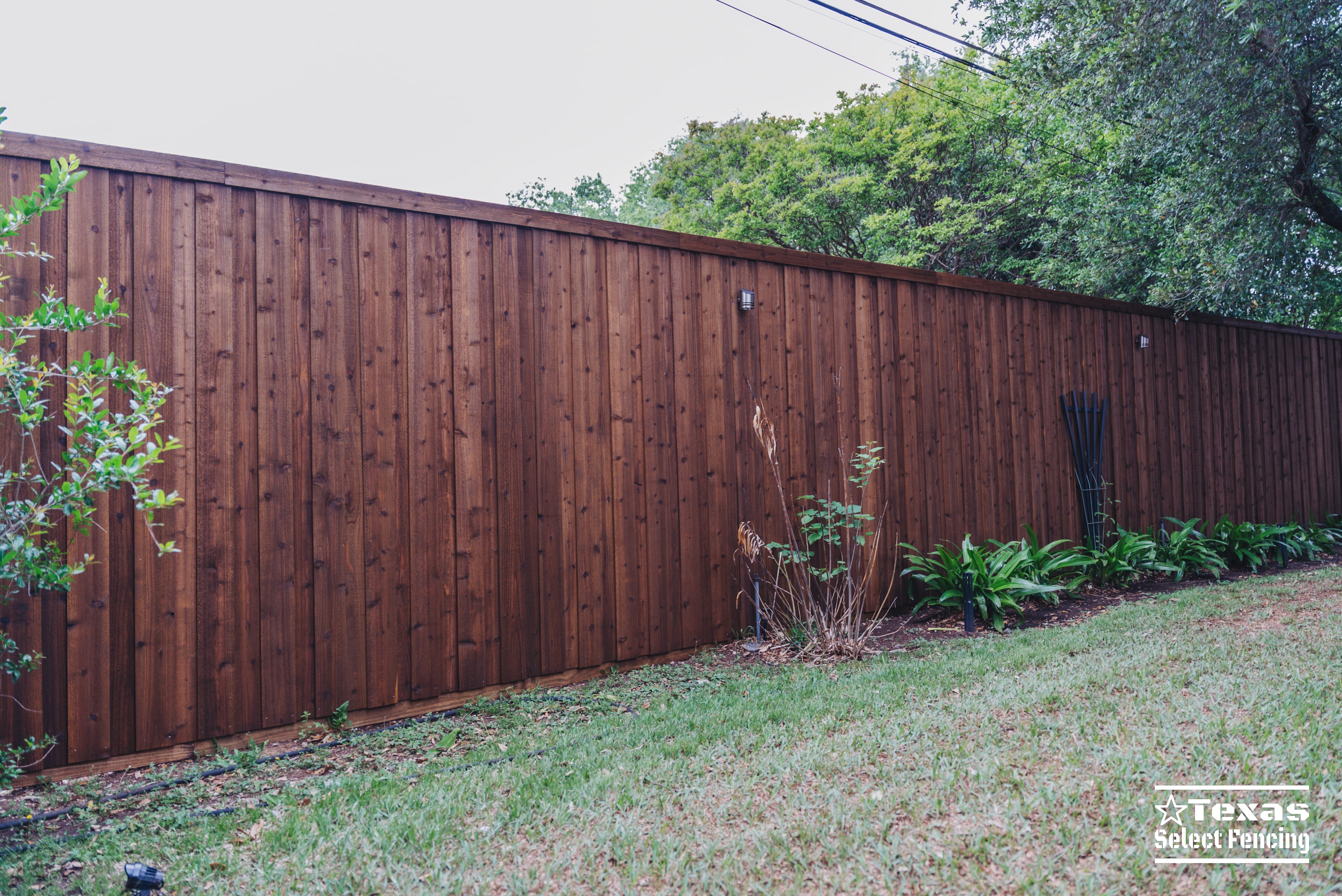 Fence and Automatic Gate Installation in Lake Highlands